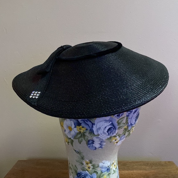 VTG 40’s Black Straw Fascinator Hat Velvet Bow Rhinestones - Picture 5 of 12